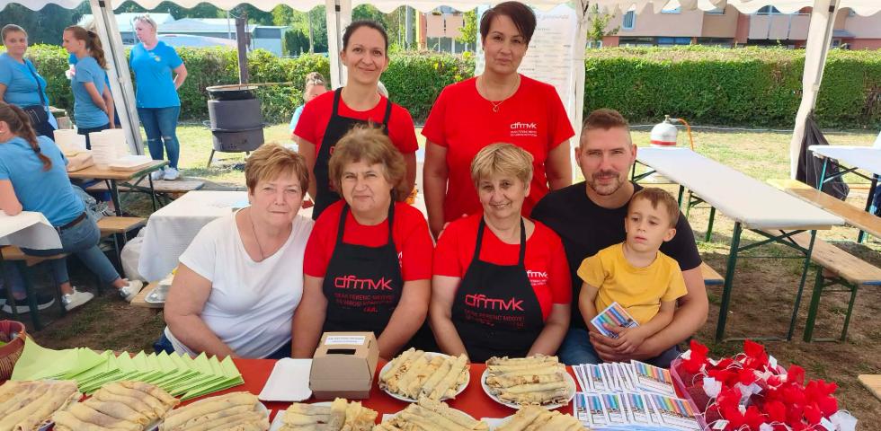 Csintalan palacsint�z�k - k�pekben