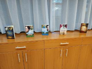 Bak�czy S�ra �r�n� volt a vend�g�nk