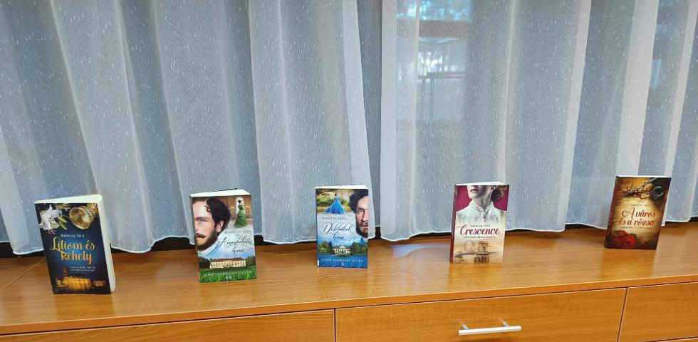 Bak�czy S�ra �r�n� volt a vend�g�nk