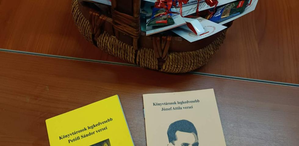 Versvadászat a könyvtárban ...képekben Versvadászat a könyvtárban ...képekben